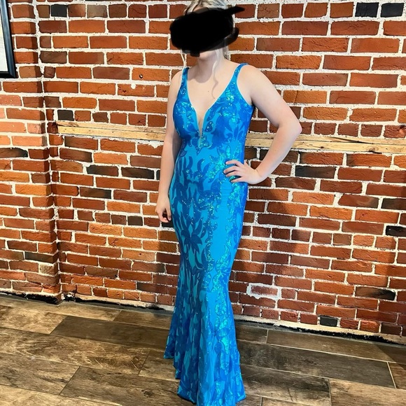 Jovani Turquoise Prom Dress excellent condition wore once - Picture 3 of 4